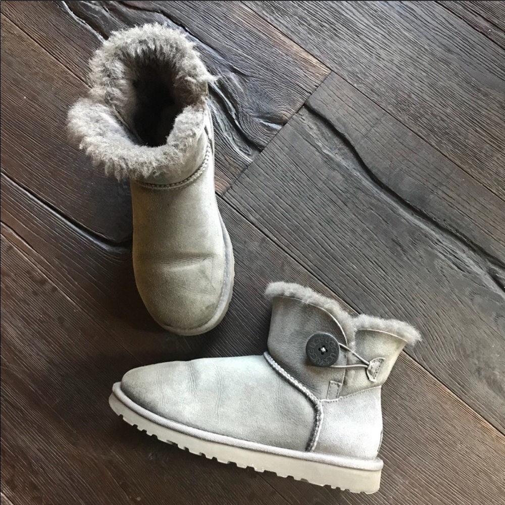 Mini bailey button UGGS